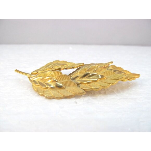 12k Gold Filled Textured Leaf Brooch Signed CR - Picture 4 of 11